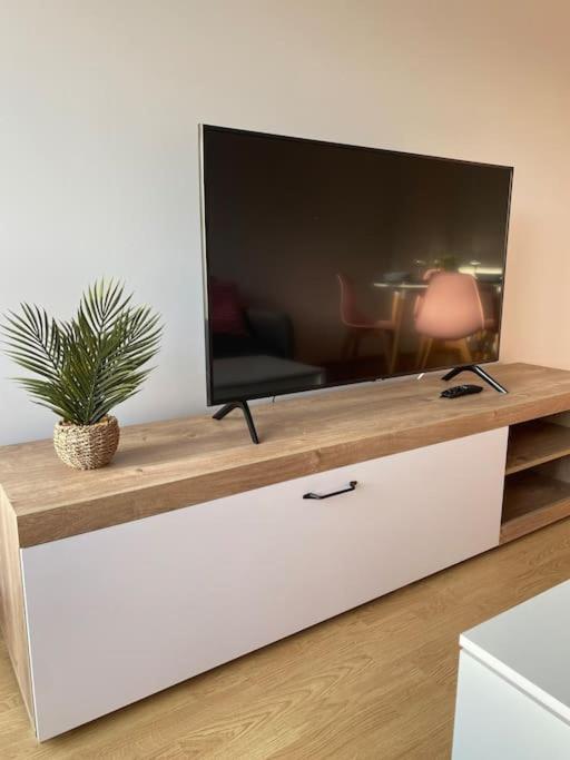 Apartamento A Pie De Playa La Pepa Burela Bagian luar foto