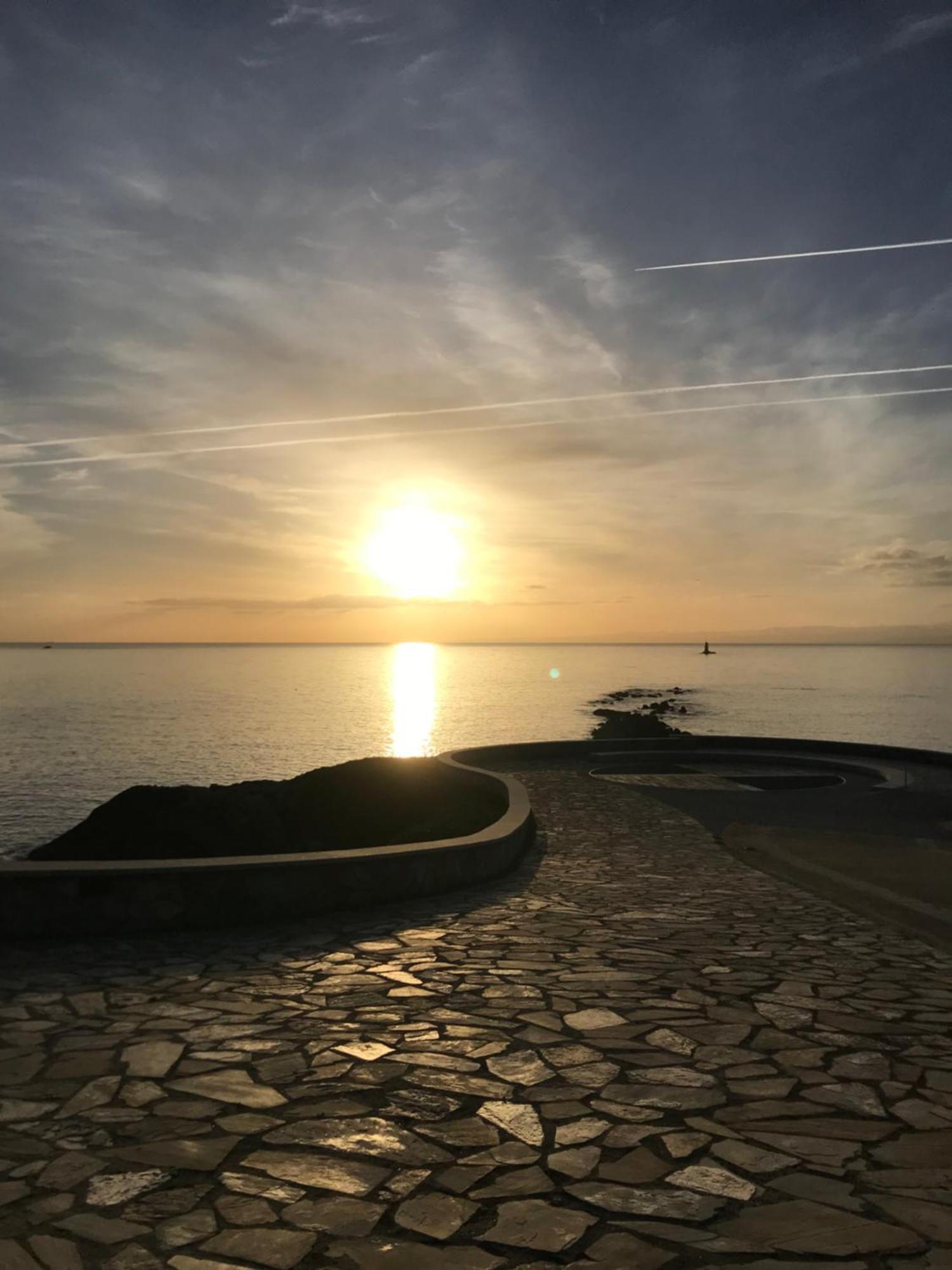 Apartamento A Pie De Playa La Pepa Burela Bagian luar foto